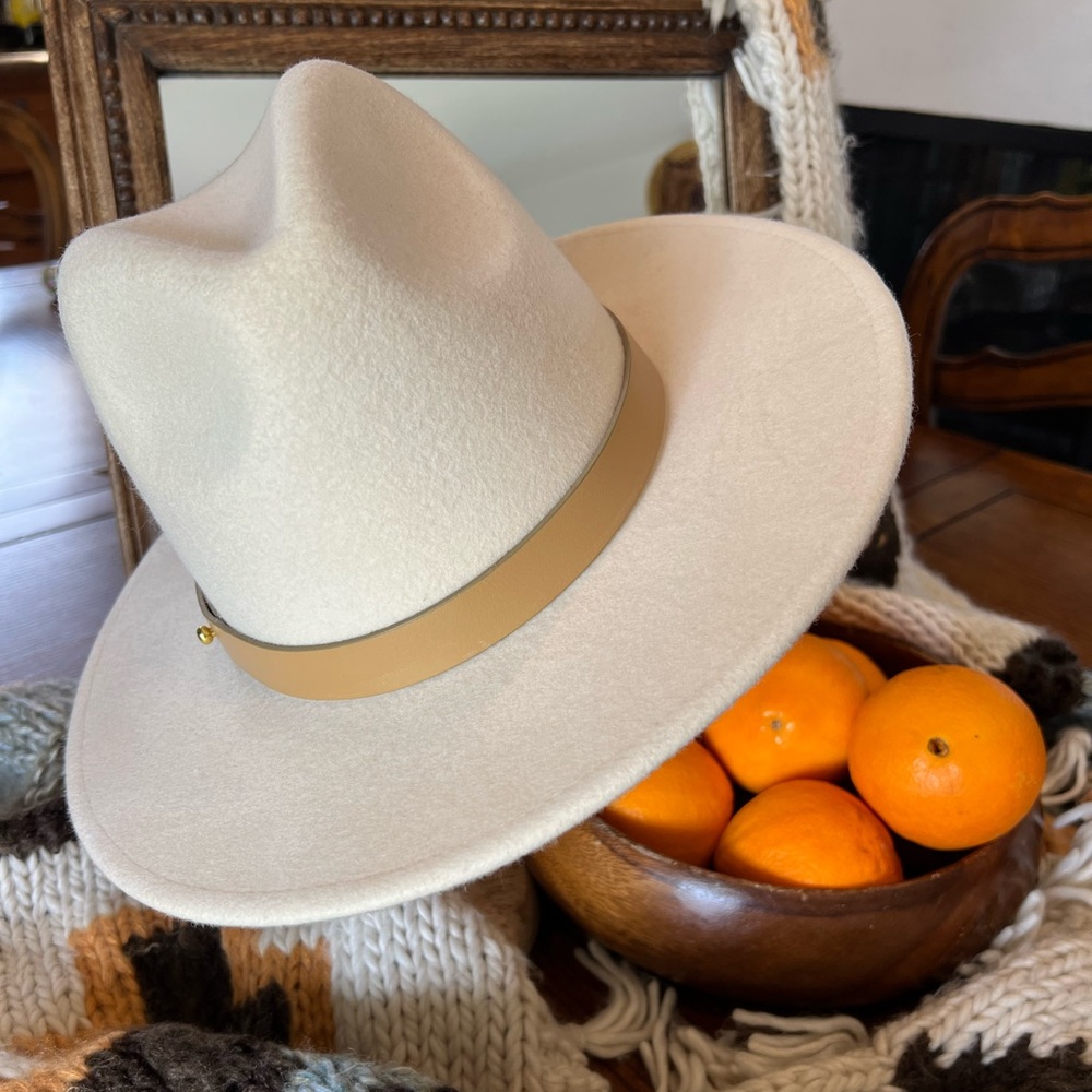 Lack of Color; Diego, Ivory, Medium (57 cm) 100% laine (wool)